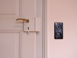 Detailfoto Kastenschloss mit Bakelitlichtschalter